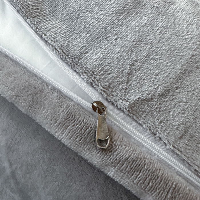 91家纺网 家纺一手货源 找家纺 诺梵家纺 2025新款8.2斤宽边织带雕花绒牛奶绒四件套 云烟-灰