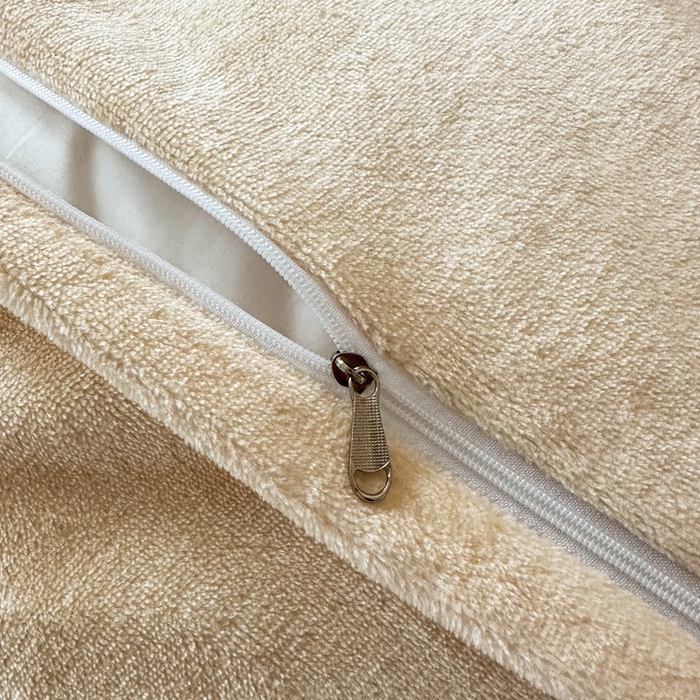 91家纺网 家纺一手货源 找家纺 诺梵家纺 2025新款8.2斤宽边织带雕花绒牛奶绒四件套 清雅-黄