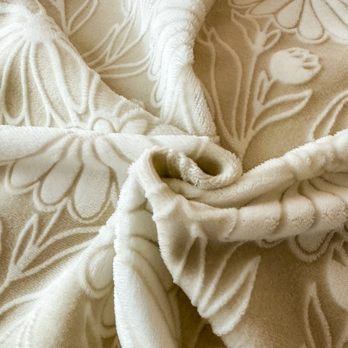 91家纺网 家纺一手货源 找家纺 诺梵家纺 2025新款8.2斤宽边织带雕花绒牛奶绒四件套 清雅-黄