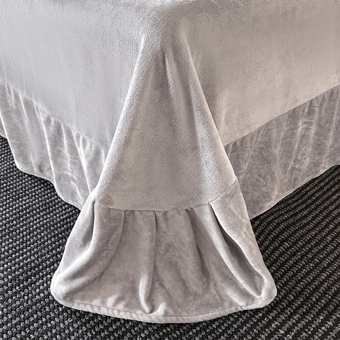 91家纺网 家纺一手货源 找家纺 诺梵家纺 2025新款8.2斤宽边织带雕花绒牛奶绒四件套 清雅-灰