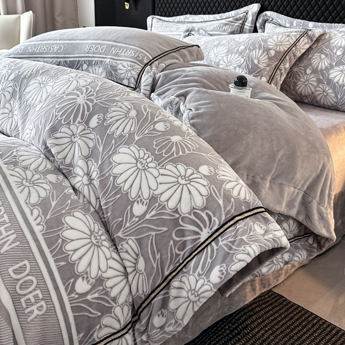 诺梵家纺 2025新款8.2斤宽边织带雕花绒牛奶绒四件套 清雅-灰