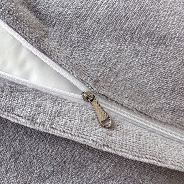 91家纺网 家纺一手货源 找家纺 诺梵家纺 2025新款8.2斤宽边织带雕花绒牛奶绒四件套 清雅-灰