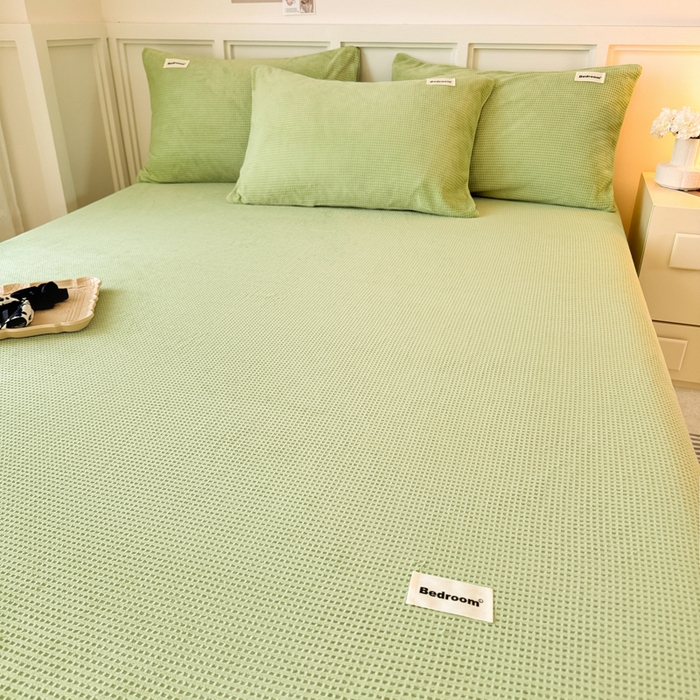 91家纺网 家纺一手货源 找家纺 眠博士 2025新款A类华夫格剪花牛奶绒床笠 剪花床笠-苹果绿