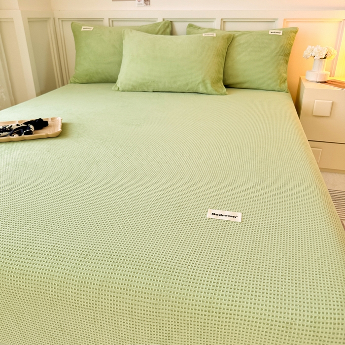91家纺网 家纺一手货源 找家纺 眠博士 2025新款A类华夫格剪花牛奶绒床笠 剪花床笠-苹果绿