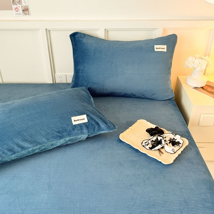 91家纺网 家纺一手货源 找家纺 （总）眠博士 2025新款A类华夫格剪花牛奶绒床笠