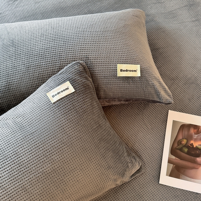 91家纺网 家纺一手货源 找家纺 眠博士 2025新款A类华夫格剪花牛奶绒床笠 剪花床笠-深灰