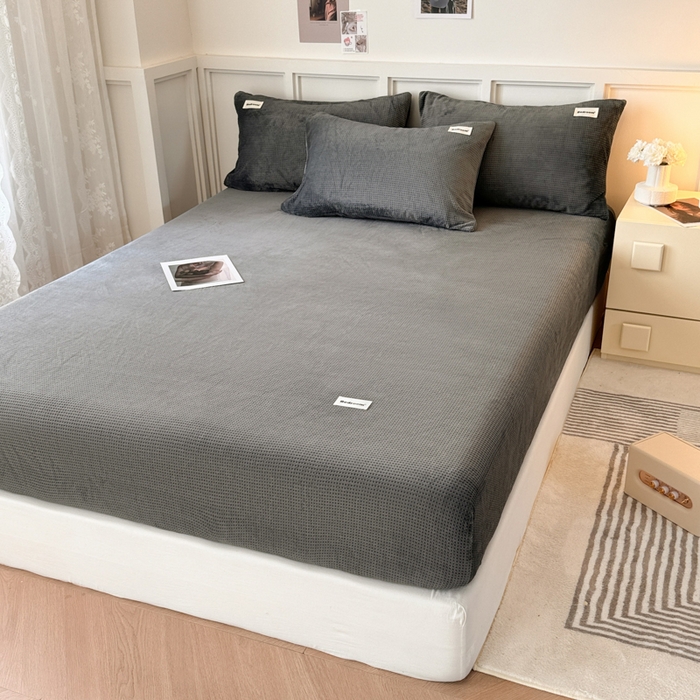 91家纺网 家纺一手货源 找家纺 眠博士 2025新款A类华夫格剪花牛奶绒床笠 剪花床笠-深灰