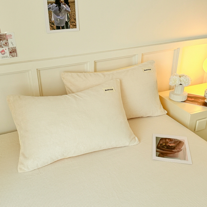 91家纺网 家纺一手货源 找家纺 眠博士 2025新款A类华夫格剪花牛奶绒床笠 剪花床笠-奶黄