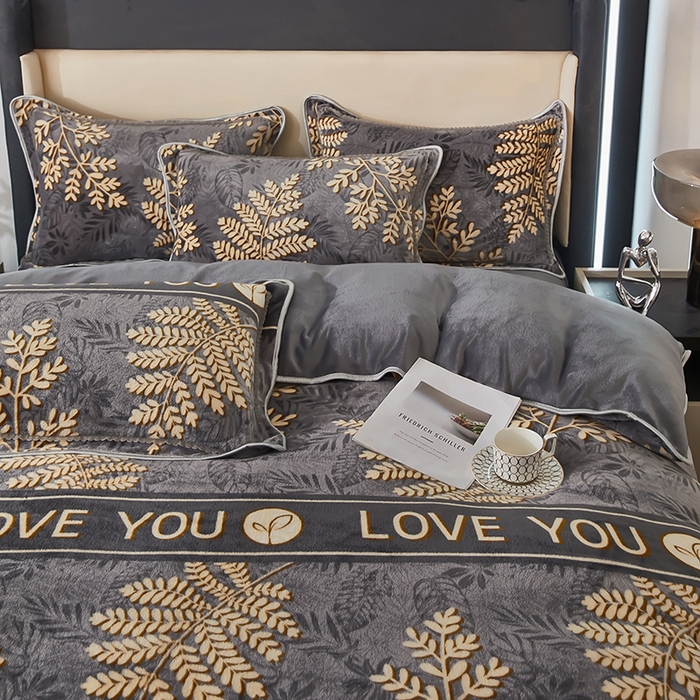 91家纺网 家纺一手货源 找家纺 凤杰 2025新款高克重7斤加厚印花牛奶绒金貂法莱绒四件套 金枝玉叶