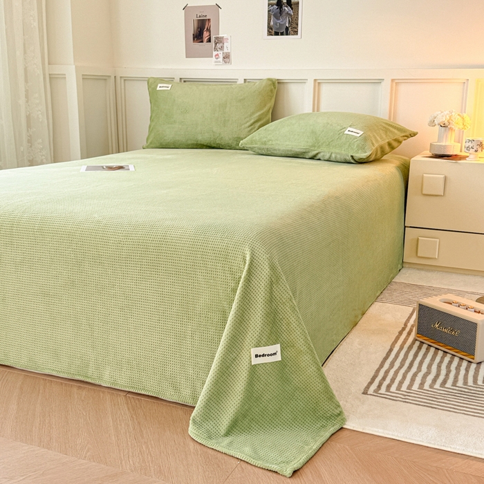 91家纺网 家纺一手货源 找家纺 （总）眠博士 2025新款A类华夫格剪花牛奶绒床单多功能盖毯