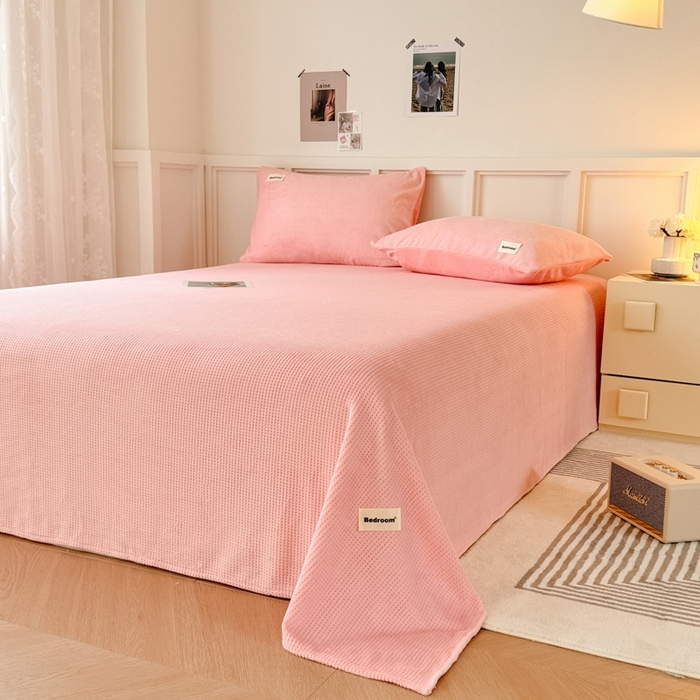 91家纺网 家纺一手货源 找家纺 （总）眠博士 2025新款A类华夫格剪花牛奶绒床单多功能盖毯