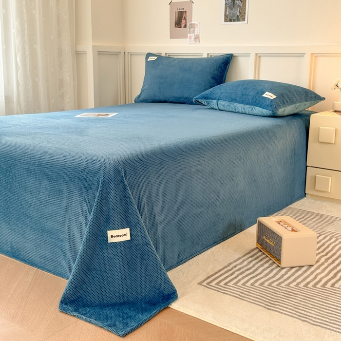 91家纺网 家纺一手货源 找家纺 （总）眠博士 2025新款A类华夫格剪花牛奶绒床单多功能盖毯