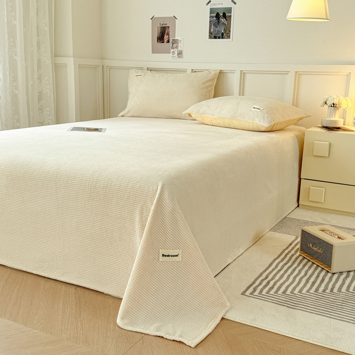 91家纺网 家纺一手货源 找家纺 （总）眠博士 2025新款A类华夫格剪花牛奶绒床单多功能盖毯