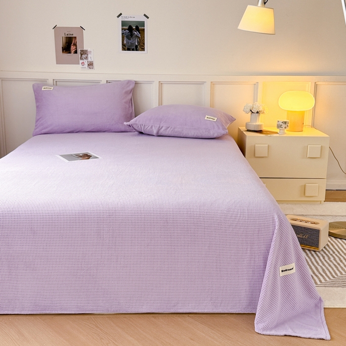 91家纺网 家纺一手货源 找家纺 眠博士 2025新款A类华夫格剪花牛奶绒床单多功能盖毯 剪花床单-紫色