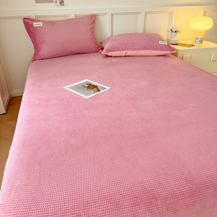 91家纺网 家纺一手货源 找家纺 眠博士 2025新款A类华夫格剪花牛奶绒床单多功能盖毯 剪花床单-豆沙