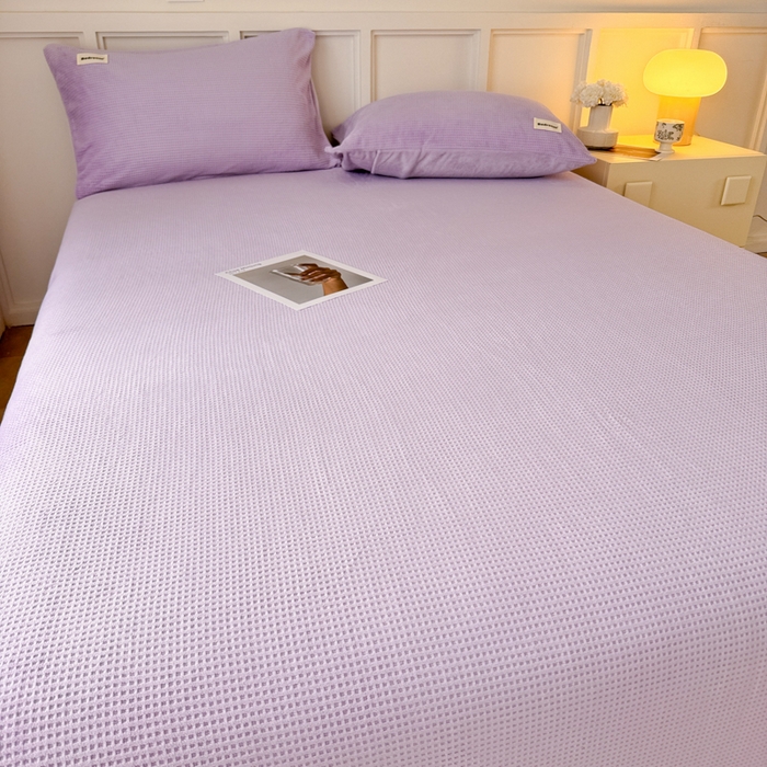 91家纺网 家纺一手货源 找家纺 眠博士 2025新款A类华夫格剪花牛奶绒床单多功能盖毯 剪花床单-紫色