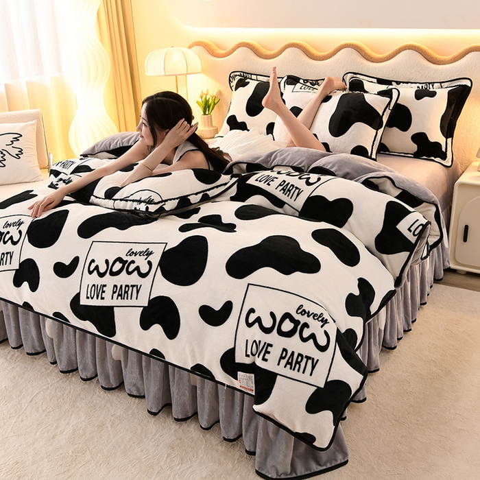 91家纺网 家纺一手货源 找家纺 （总）绒品壹家 2025新款电商直播爆款高克重7斤牛奶绒金貂绒印花床裙款三件套四件套