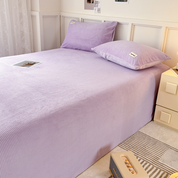 91家纺网 家纺一手货源 找家纺 眠博士 2025新款A类华夫格剪花牛奶绒床单多功能盖毯 剪花床单-紫色