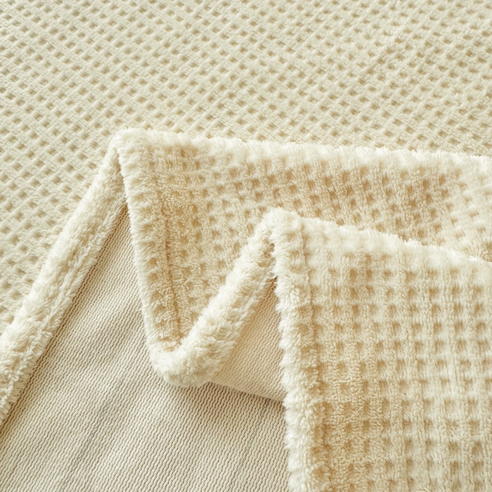 91家纺网 家纺一手货源 找家纺 眠博士 2025新款A类华夫格剪花牛奶绒床单多功能盖毯 剪花床单-奶黄