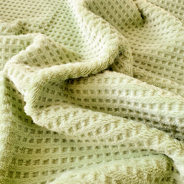 91家纺网 家纺一手货源 找家纺 眠博士 2025新款A类华夫格剪花牛奶绒床单多功能盖毯 剪花床单-苹果绿