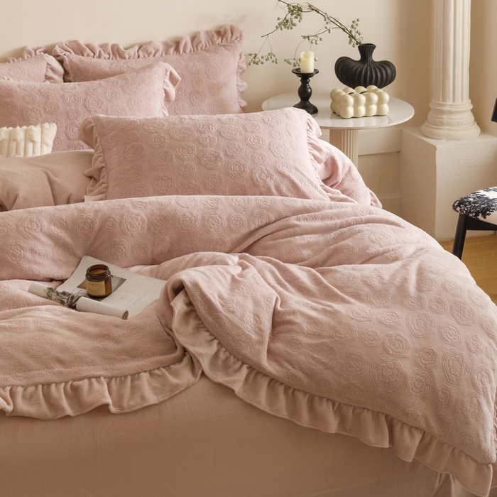 91家纺网 家纺一手货源 找家纺 （总）忆生活家纺 2025秋冬韩版公主风雕花牛奶绒四件套-小香茶花系列