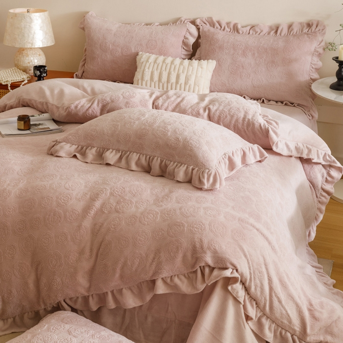 91家纺网 家纺一手货源 找家纺 （总）忆生活家纺 2025秋冬韩版公主风雕花牛奶绒四件套-小香茶花系列