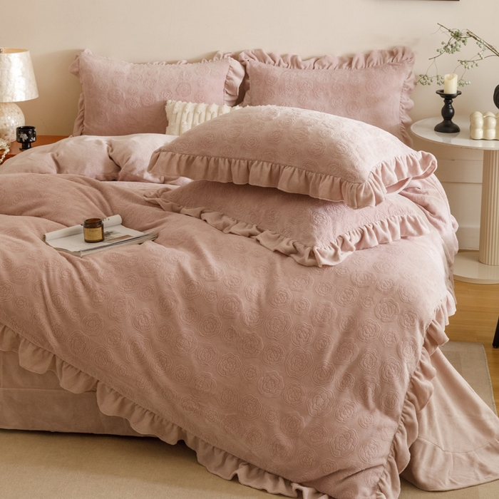 91家纺网 家纺一手货源 找家纺 （总）忆生活家纺 2025秋冬韩版公主风雕花牛奶绒四件套-小香茶花系列