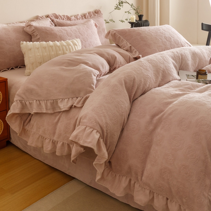 91家纺网 家纺一手货源 找家纺 （总）忆生活家纺 2025秋冬韩版公主风雕花牛奶绒四件套-小香茶花系列