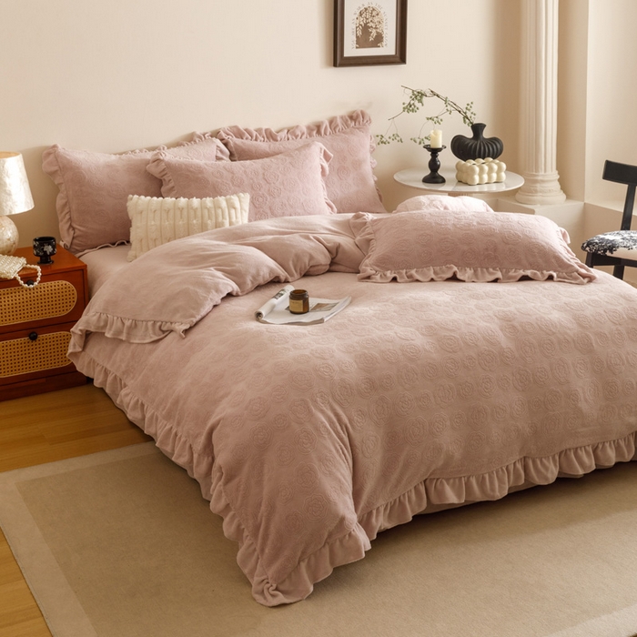 91家纺网 家纺一手货源 找家纺 （总）忆生活家纺 2025秋冬韩版公主风雕花牛奶绒四件套-小香茶花系列