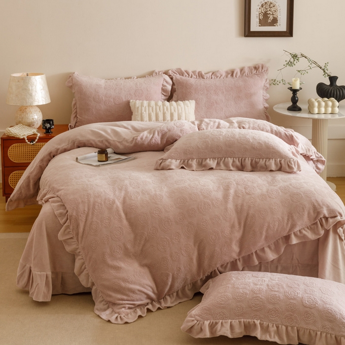 91家纺网 家纺一手货源 找家纺 （总）忆生活家纺 2025秋冬韩版公主风雕花牛奶绒四件套-小香茶花系列