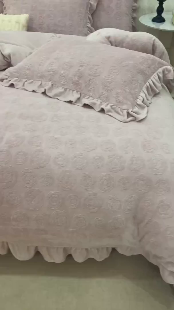 91家纺网 家纺一手货源 找家纺 （总）忆生活家纺 2025秋冬韩版公主风雕花牛奶绒四件套-小香茶花系列