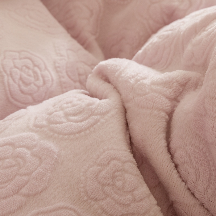 91家纺网 家纺一手货源 找家纺 忆生活家纺 2025秋冬韩版公主风雕花牛奶绒四件套-小香茶花系列 小香茶花-帛紫