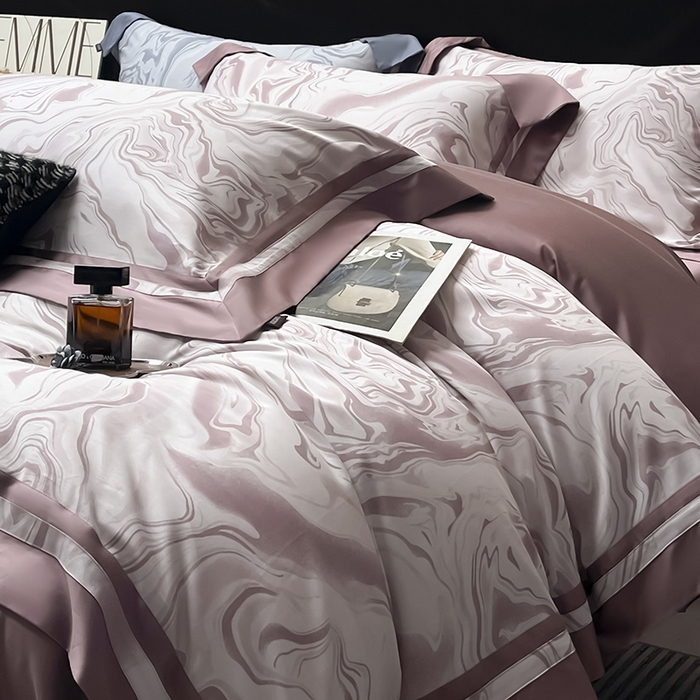 91家纺网 家纺一手货源 找家纺 2025新款高端A类长绒棉夹棉床盖床笠四件套全棉纯棉纯色绗绣四季款保护罩高级感床上用品 时漫-温妮粉
