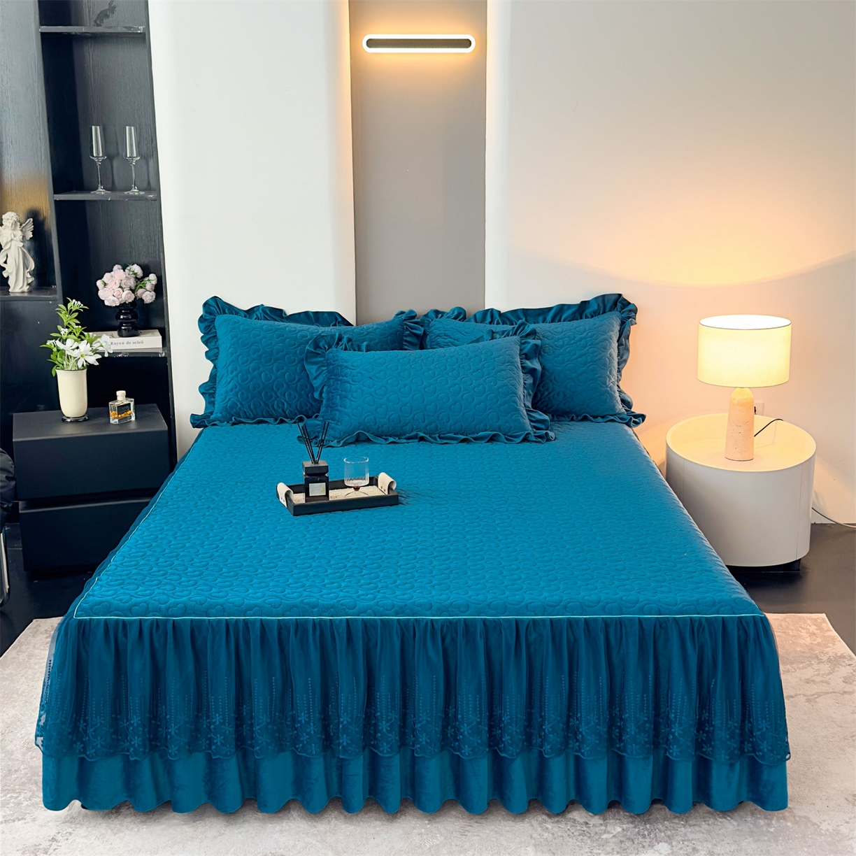 91家纺网 家纺一手货源 找家纺 恒爱家纺 2025新款宝宝绒紫陌听雪床裙款四件套终版 宾利蓝