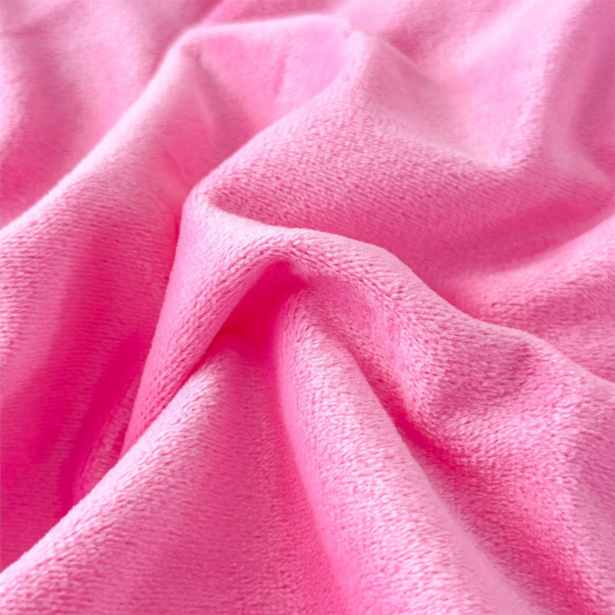 91家纺网 家纺一手货源 找家纺 恒爱家纺 2025新款宝宝绒紫陌听雪床裙款四件套终版 玫瑰红