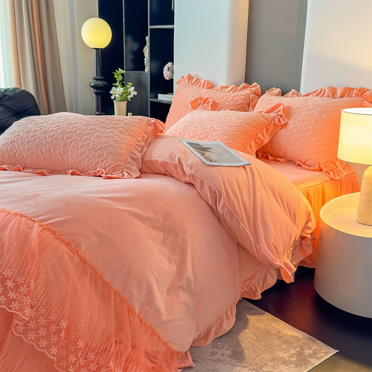 91家纺网 家纺一手货源 找家纺 恒爱家纺 2025新款宝宝绒紫陌听雪床裙款四件套终版 美人玉