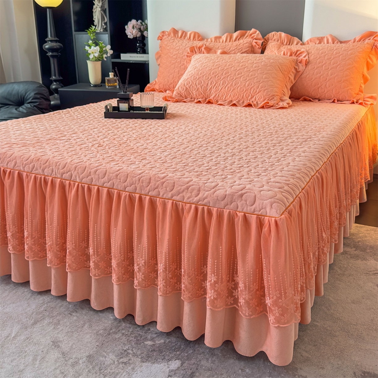 91家纺网 家纺一手货源 找家纺 恒爱家纺 2025新款宝宝绒紫陌听雪床裙款四件套终版 美人玉