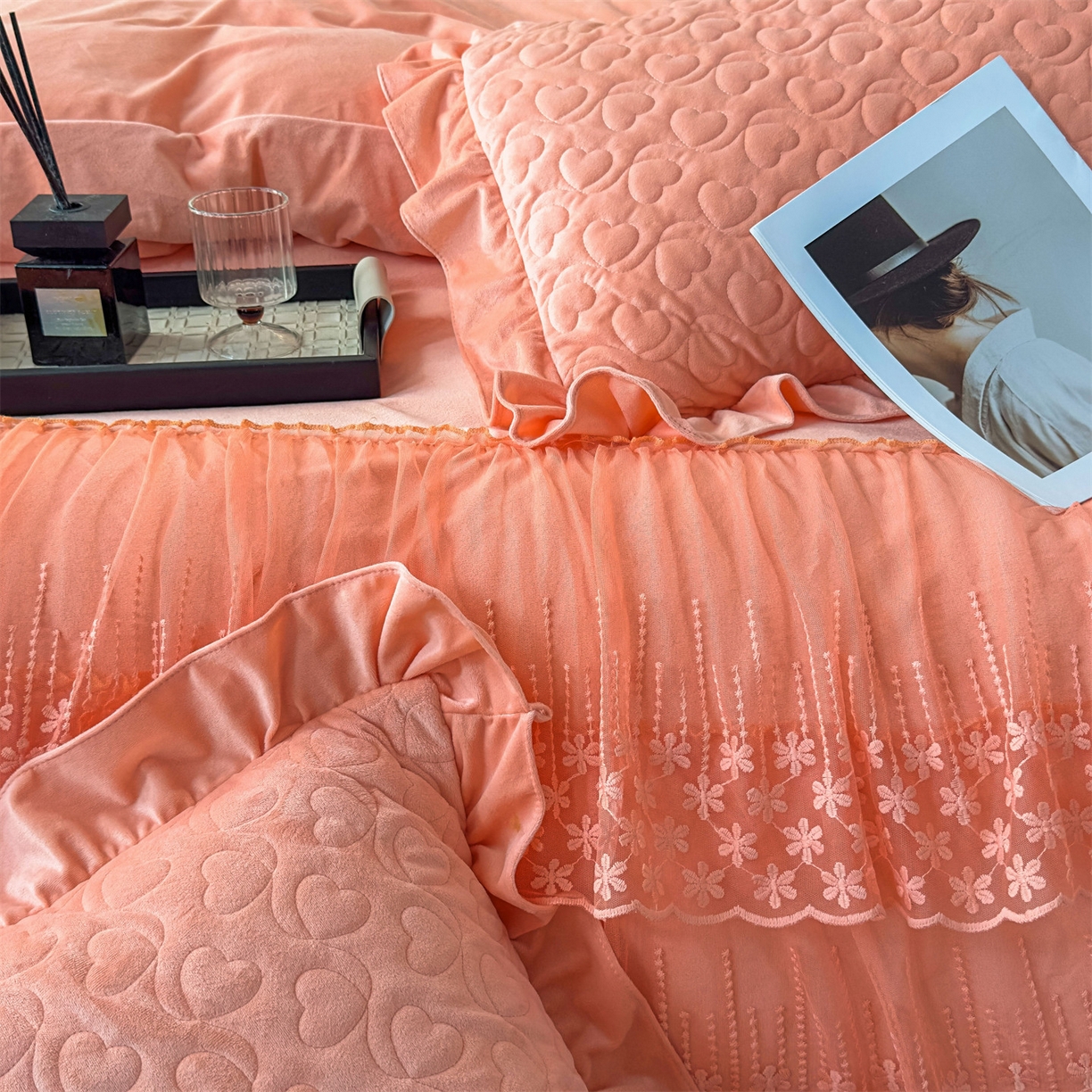 91家纺网 家纺一手货源 找家纺 恒爱家纺 2025新款宝宝绒紫陌听雪床裙款四件套终版 美人玉