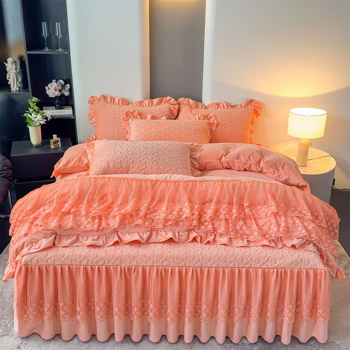 91家纺网 家纺一手货源 找家纺 恒爱家纺 2025新款宝宝绒紫陌听雪床裙款四件套终版 美人玉