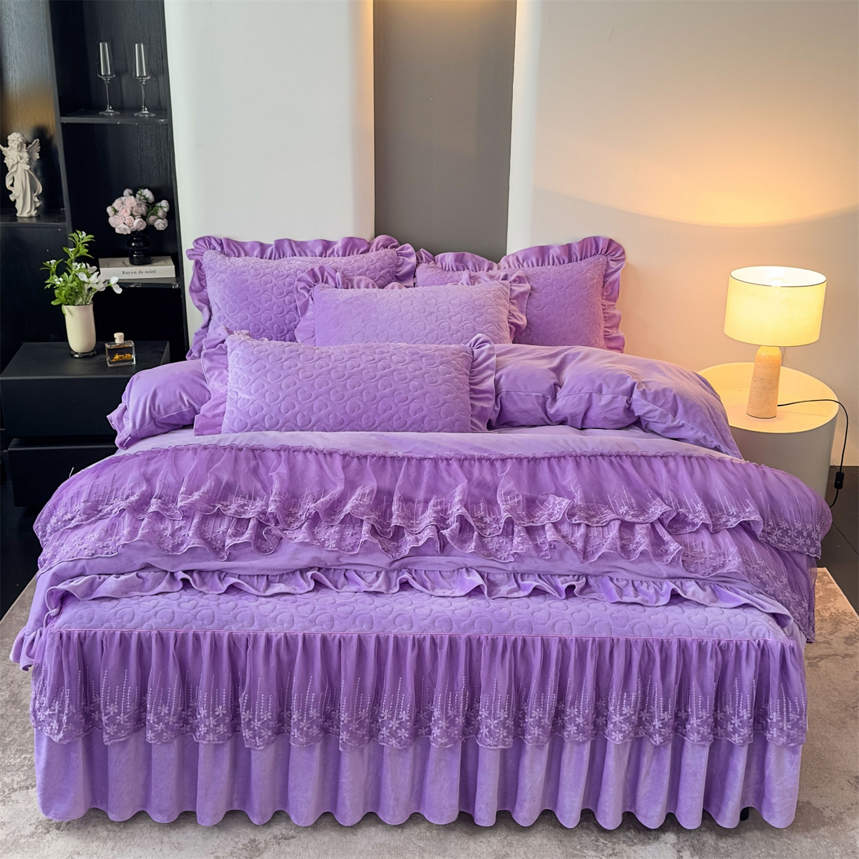 91家纺网 家纺一手货源 找家纺 恒爱家纺 2025新款宝宝绒紫陌听雪床裙款四件套终版 魅惑紫