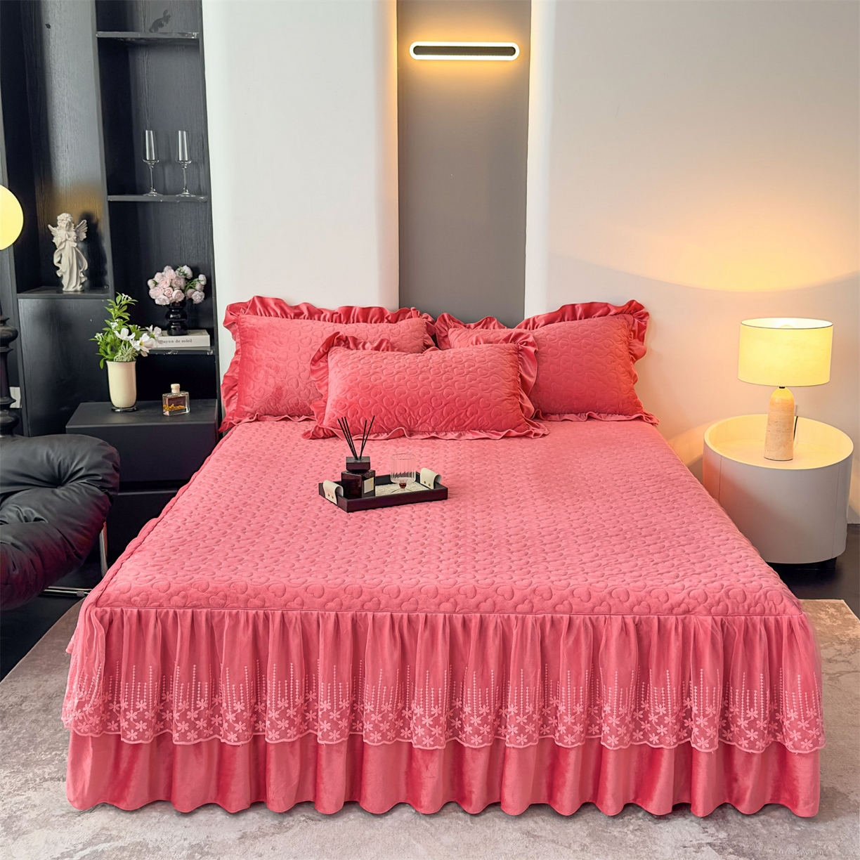 91家纺网 家纺一手货源 找家纺 恒爱家纺 2025新款宝宝绒紫陌听雪床裙款四件套终版 浅豆沙