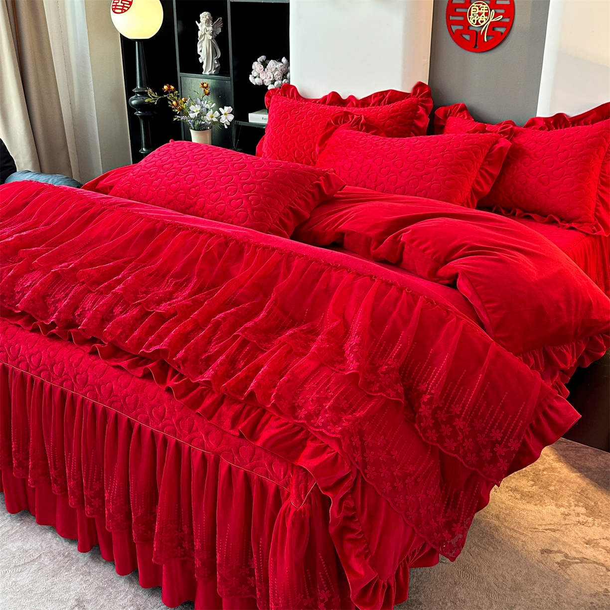恒爱家纺 2025新款宝宝绒紫陌听雪床裙款四件套终版 喜庆红