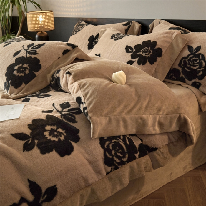 91家纺网 家纺一手货源 找家纺 （总）启程家纺 2025新款A类加厚兔毛220克牛奶绒拼角四件套