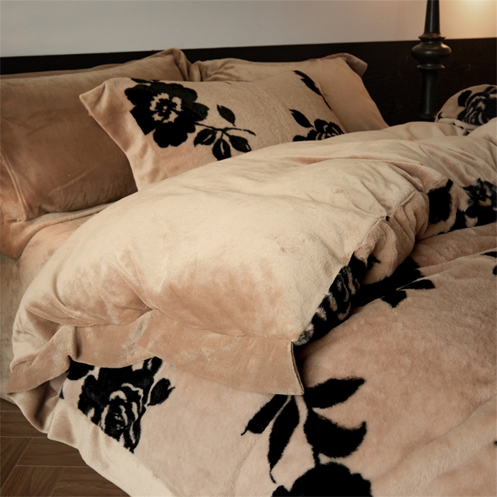 91家纺网 家纺一手货源 找家纺 （总）启程家纺 2025新款A类加厚兔毛220克牛奶绒拼角四件套