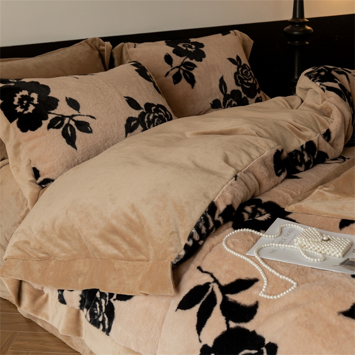 91家纺网 家纺一手货源 找家纺 （总）启程家纺 2025新款A类加厚兔毛220克牛奶绒拼角四件套