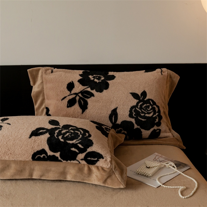 91家纺网 家纺一手货源 找家纺 （总）启程家纺 2025新款A类加厚兔毛220克牛奶绒拼角四件套