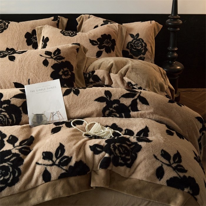 启程家纺 2025新款A类加厚兔毛220克牛奶绒拼角四件套 繁花