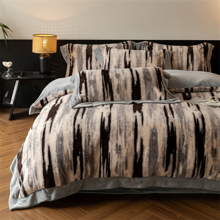 91家纺网 家纺一手货源 找家纺 启程家纺 2025新款A类加厚兔毛220克牛奶绒拼角四件套 赫本