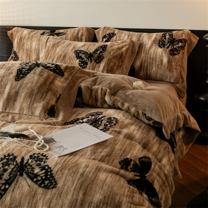 91家纺网 家纺一手货源 找家纺 启程家纺 2025新款A类加厚兔毛220克牛奶绒拼角四件套 蝴蝶飞飞