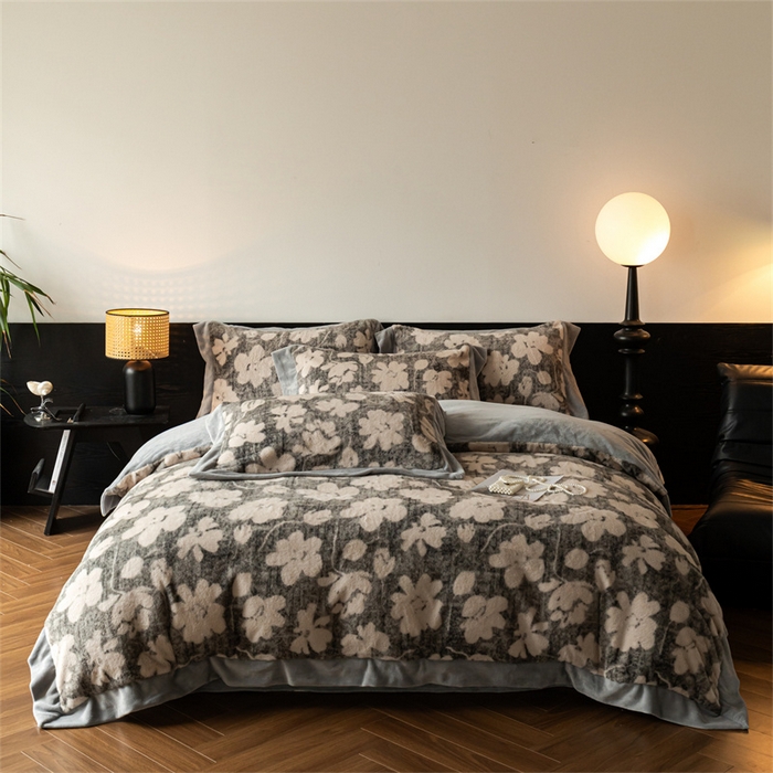 91家纺网 家纺一手货源 找家纺 启程家纺 2025新款A类加厚兔毛220克牛奶绒拼角四件套 花海